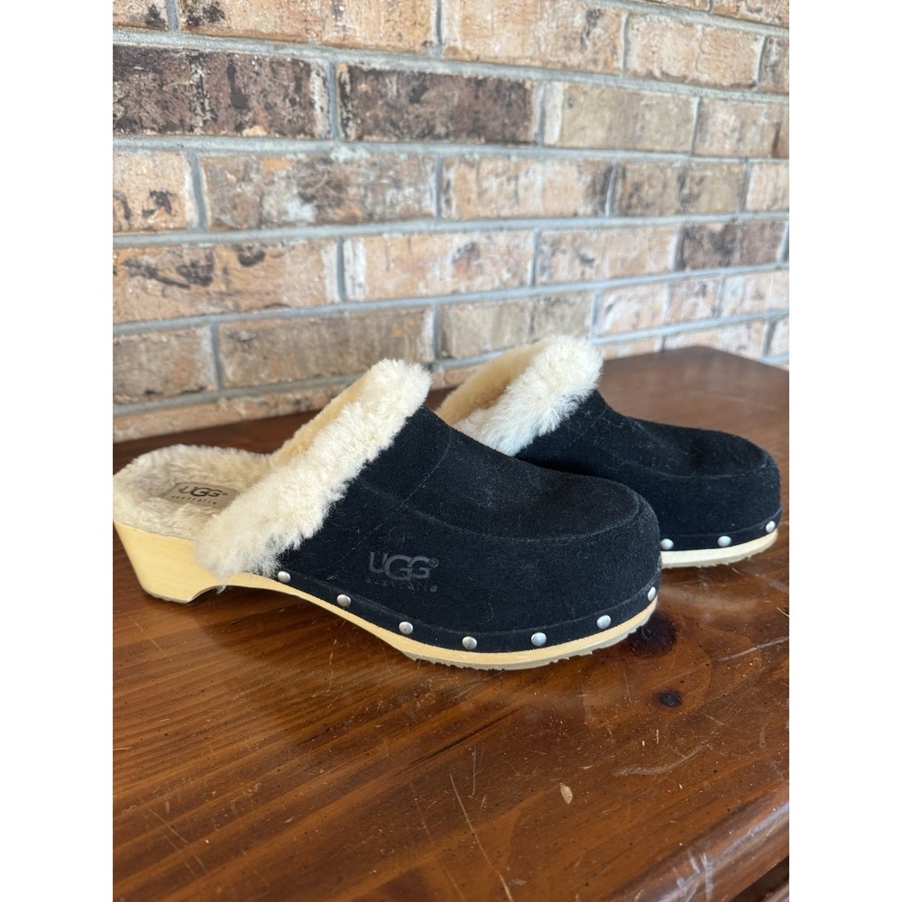 UGG Australia Kalie Women's Size 10 US‎ Black Suede Sheepskin Lined Clogs